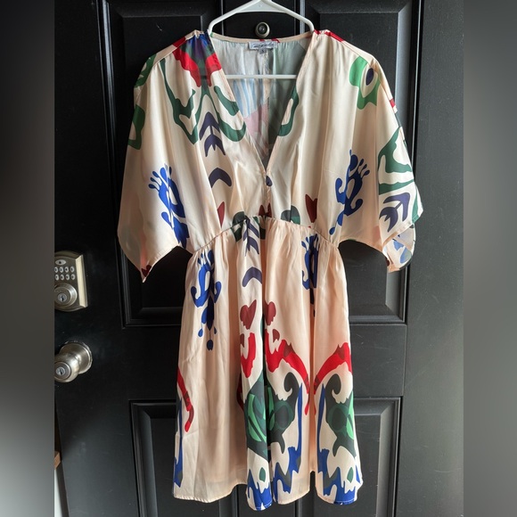 NWOT Natural Print V Neck Mini Dress Size Small - Picture 4 of 14